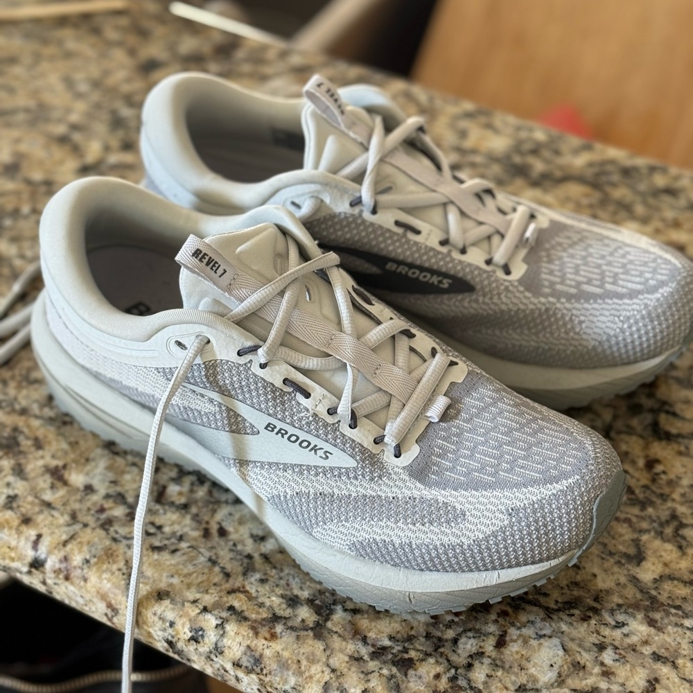 Brooks Gray Women's Sneakers